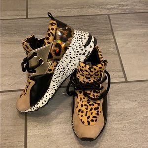 Steve Madden leopard sneakers